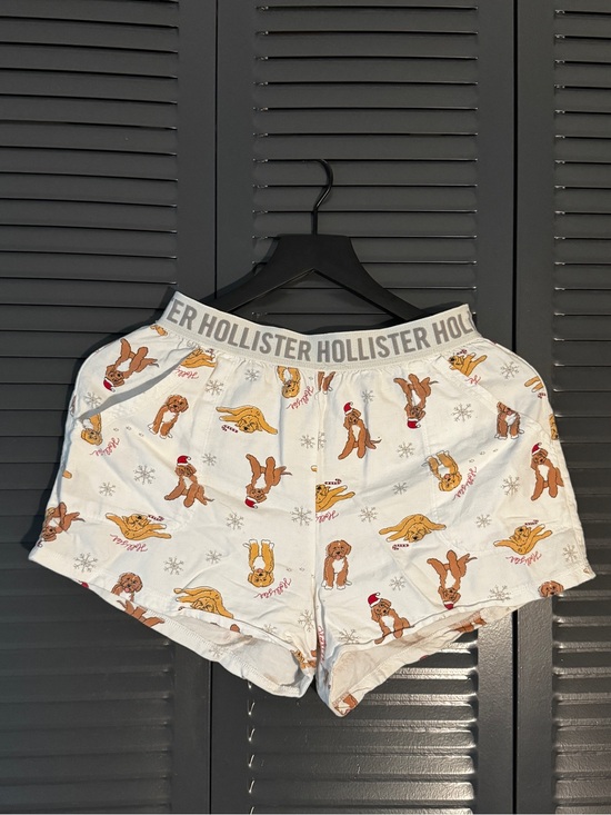 Hollister Pants - Hollister Gray and White Branded Sleep Shorts with Subtle Print